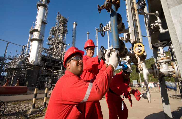 Chevron está siendo «cauta» con las inversiones en Venezuela: Tiene un plan de perforación de 17 pozos
