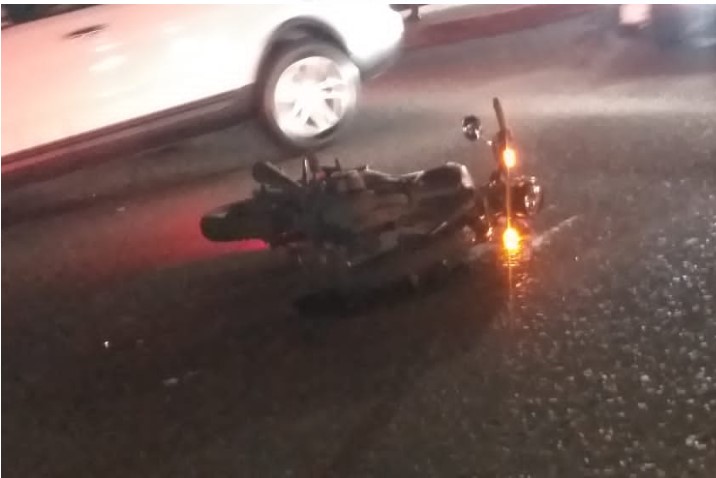 Oficial de la PNB queda grave tras colisionar moto contra Cherokee en Punto Fijo