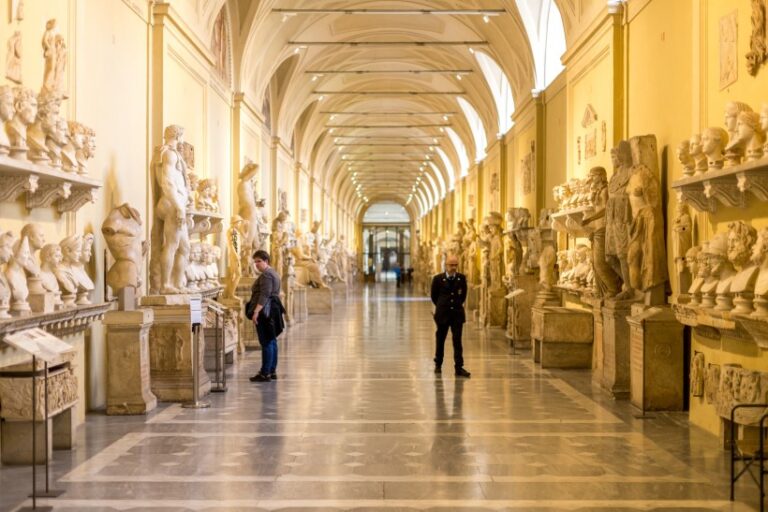 Empleados de los Museos Vaticanos emprenden acciones legales por sus condiciones laborales