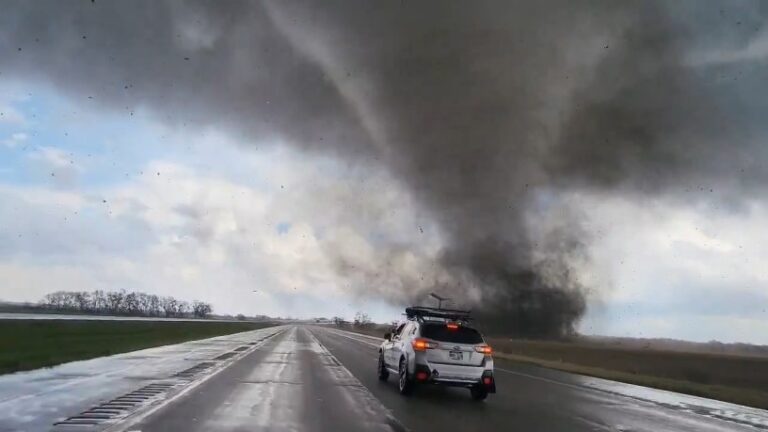 Declaran alerta por tornados en Oklahoma