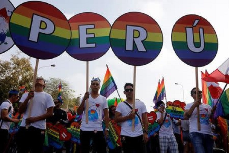 Gobierno de Perú definió a personas transexuales como enfermas mentales