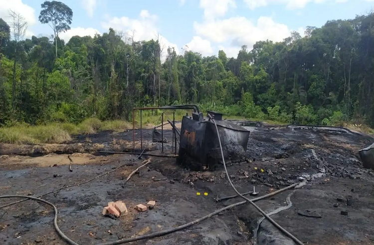 Desmantelan siete refinerías ilegales de crudo en el noroeste de Colombia