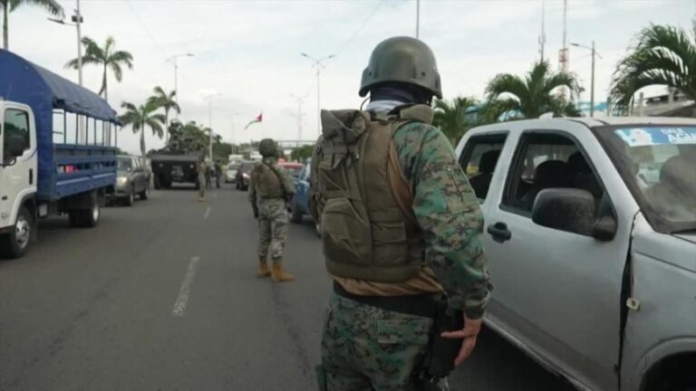 Militares de Ecuador intervienen una cárcel de una zona donde repunta la violencia