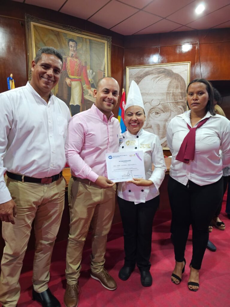 Foro en el Clef organizado por estudiantes de la UNESR fomentó el emprendimiento