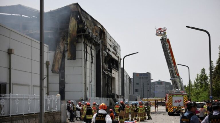 Un incendio en una fábrica de Corea del Sur deja al menos 20 muertos