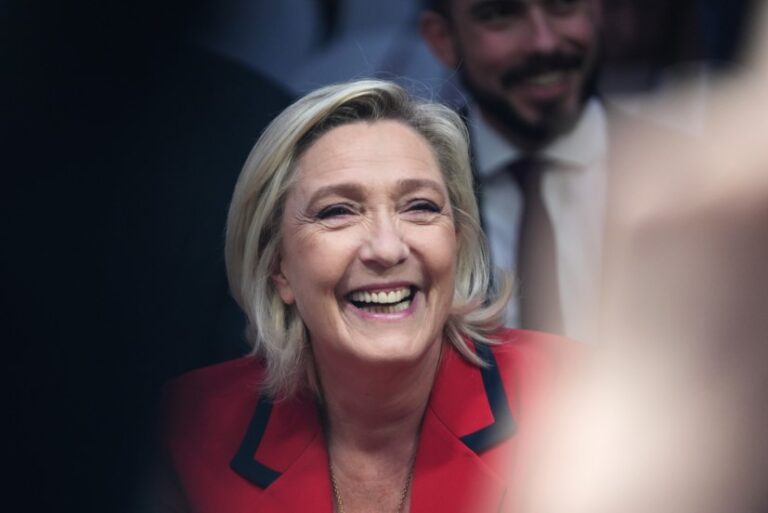 Extrema derecha refuerza su ventaja en Francia