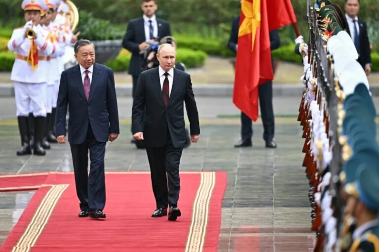 Putin visita Vietnam tras el acuerdo de defensa con Corea del Norte