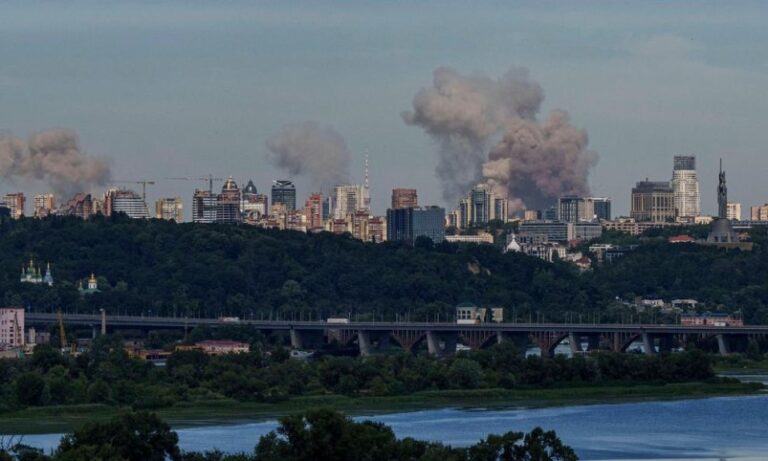 Bombardeos rusos sacuden Kiev y otras ciudades de Ucrania
