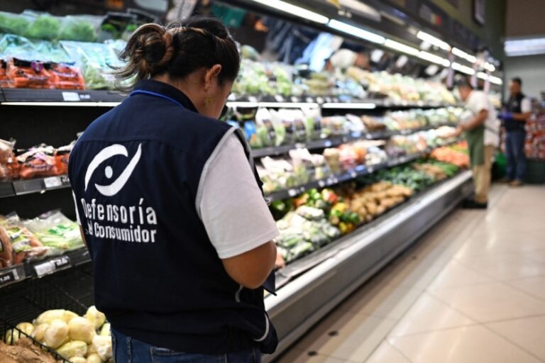 Gobierno de El Salvador abre investigación en supermercados