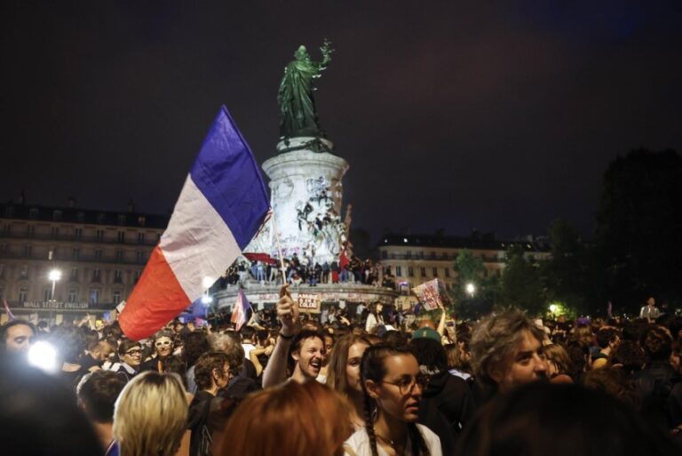 Francia busca primer ministro tras victoria de la izquierda