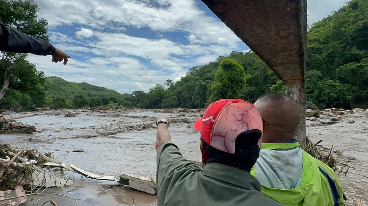 Seis personas han muerto en Cumanacoa por crecida del río Manzanares