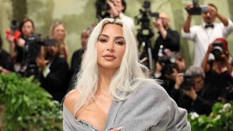 Kim Kardashian reveló que se inyectó esperma de salmón