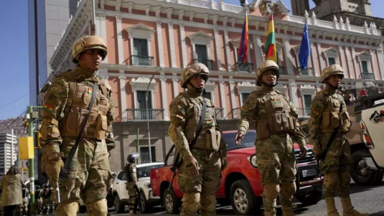 Detienen al jefe de una unidad de élite militar por el fallido golpe en Bolivia