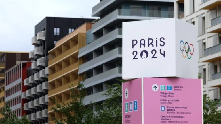 El centro de París se fortifica cuando los primeros atletas llegan a la Villa Olímpica