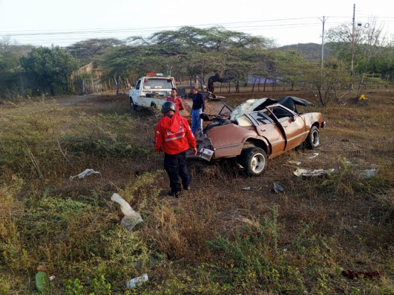 Testigo relata cómo salió ilesa de choque entre buseta y Malibú en el sector Los Bosteros