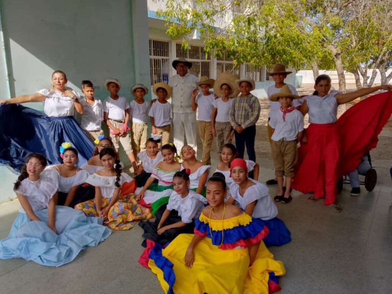 Escuela Santiago María Davalillo celebró 65 de años de vida estudiantil