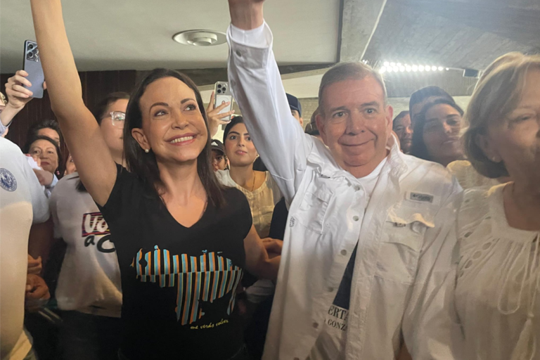 Edmundo González y María Corina Machado asisten a la UCV a pesar de prohibición del rector