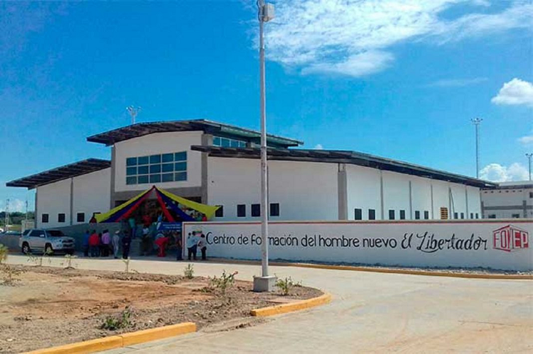 Jóvenes detenidos en las protestas postelectorales ingresaron a la cárcel Fénix