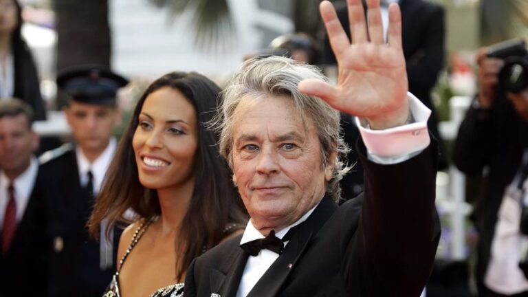 Francia se prepara para despedir a Alain Delon, su inolvidable galán cinematográfico