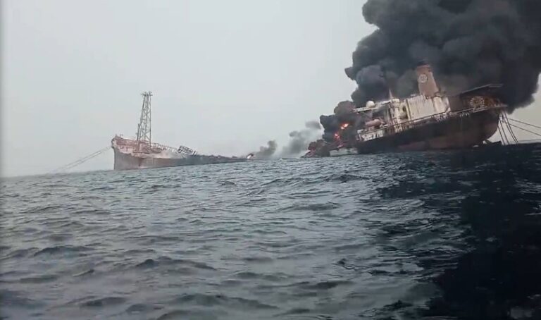 Incendio de barco carguero en Nigeria deja al menos 20 muertos