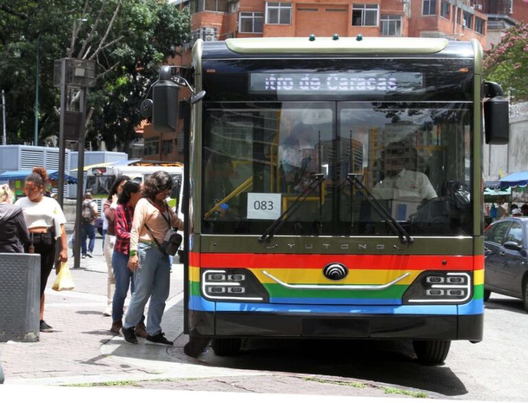 Ministerio de Transporte activa sistema de Metrobús por el apagón