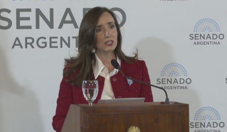 Vicepresidenta argentina pide reabrir causas «de terrorismo»