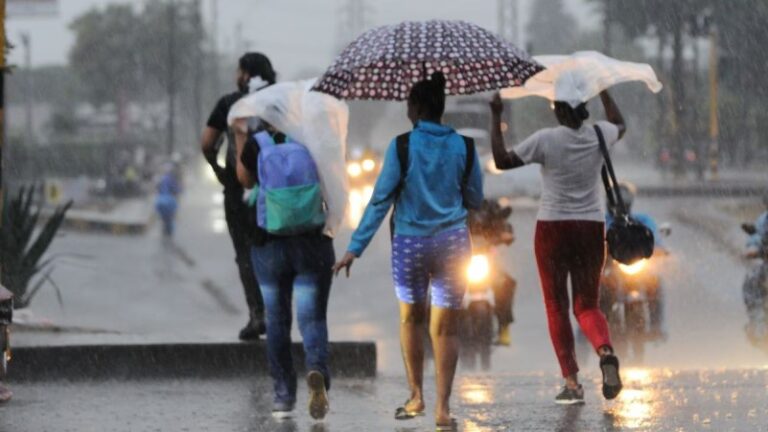 La onda tropical 29 que causó fuertes lluvias se aleja, pero se espera una nueva para el sábado