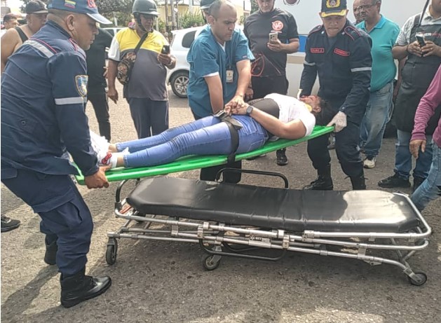 Pareja muere en colisión entre moto y carro en la avenida Los Médanos de Coro (+Video)