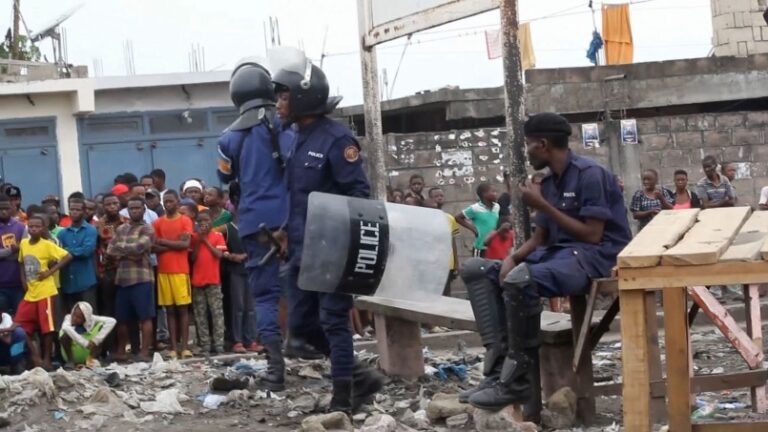 Mueren 129 personas en un intento de evasión de una cárcel en RD Congo