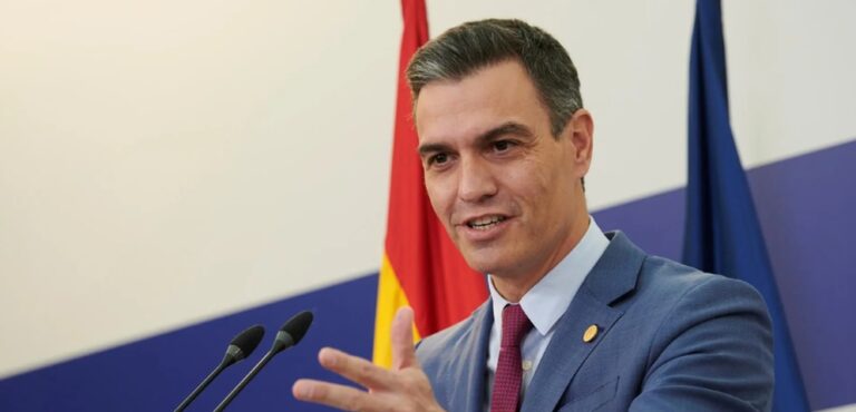 Pedro Sánchez dice que Edmundo González Urrutia es un héroe y España no lo abandonará