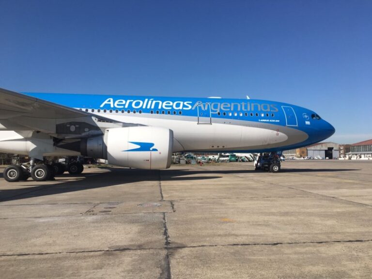 El Gobierno argentino declara a su aerolínea bandera como empresa sujeta a privatización