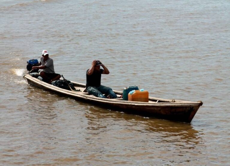 «Situación crítica» en afluentes del río Amazonas por la sequía en Brasil