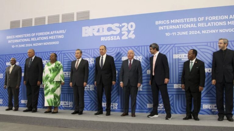 La cumbre de los BRICS arranca en Rusia con reunión informal