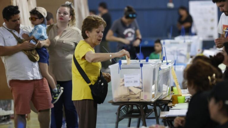 Derrotan a la coalición de izquierda de Boric en elecciones locales de Chile