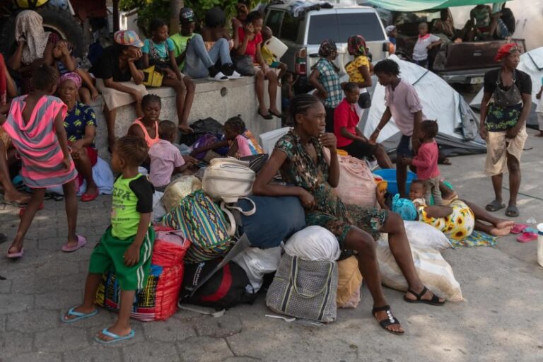 Hay más de 700.000 desplazados en Haití, la mitad de ellos niños, según la ONU