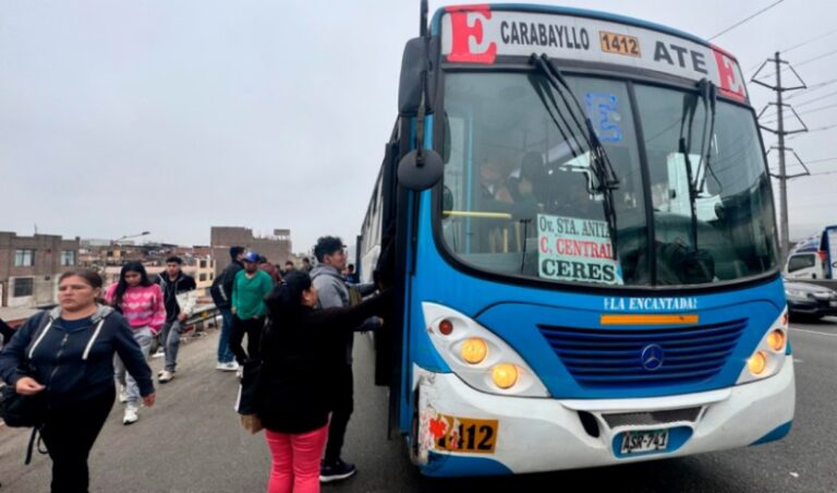 Lima anuncia clases remotas por paro del transporte público