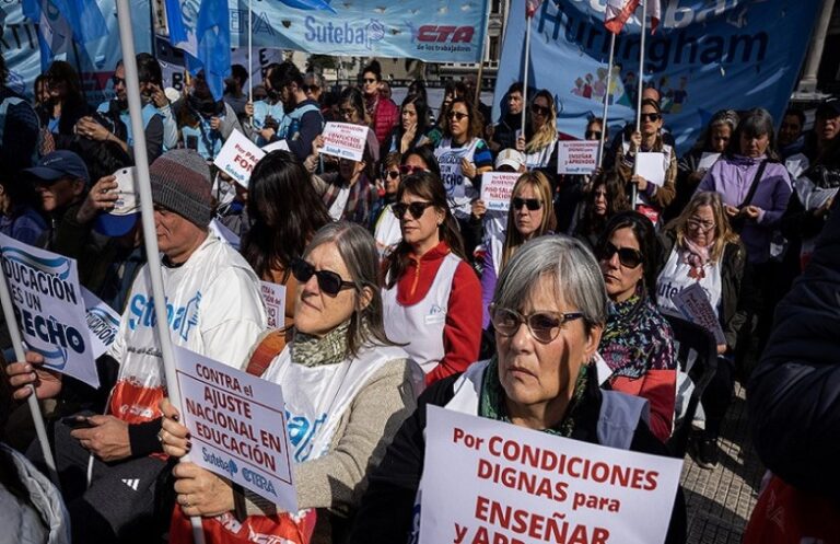 Una marcha universitaria desafía el ajuste de Milei en Argentina