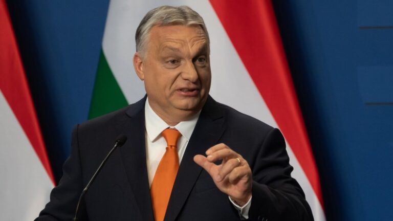 Orbán acusa a la UE de tramar un cambio de régimen en Hungría