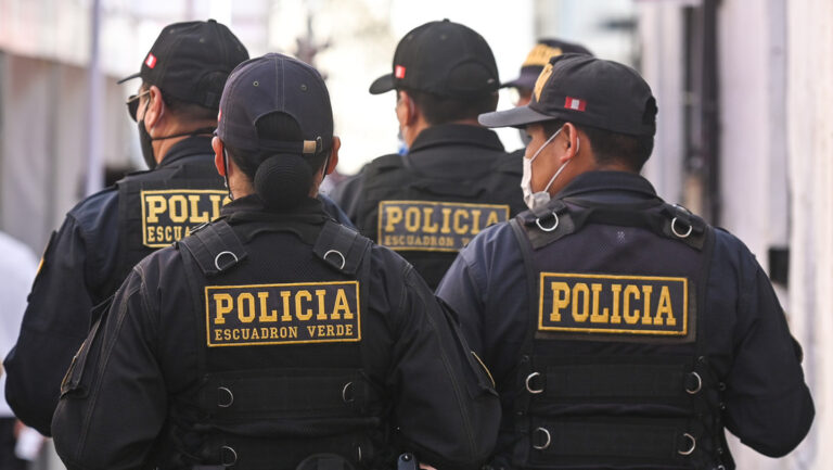 Venezolano y su pareja implicados en múltiples delitos en Perú fueron detenidos