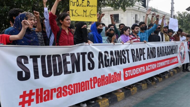 Las estudiantes de Pakistán se movilizan contra las agresiones sexuales en las escuelas