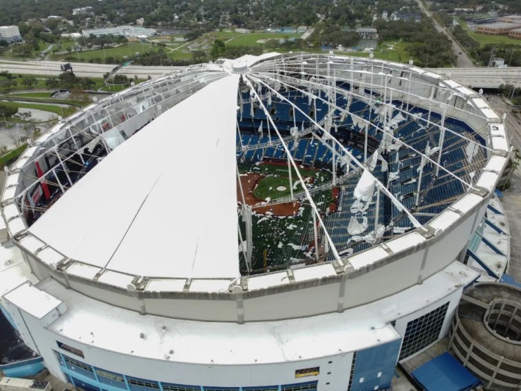 Huracán Milton arrancó el techo del estadio de béisbol de los Tampa Bay Rays