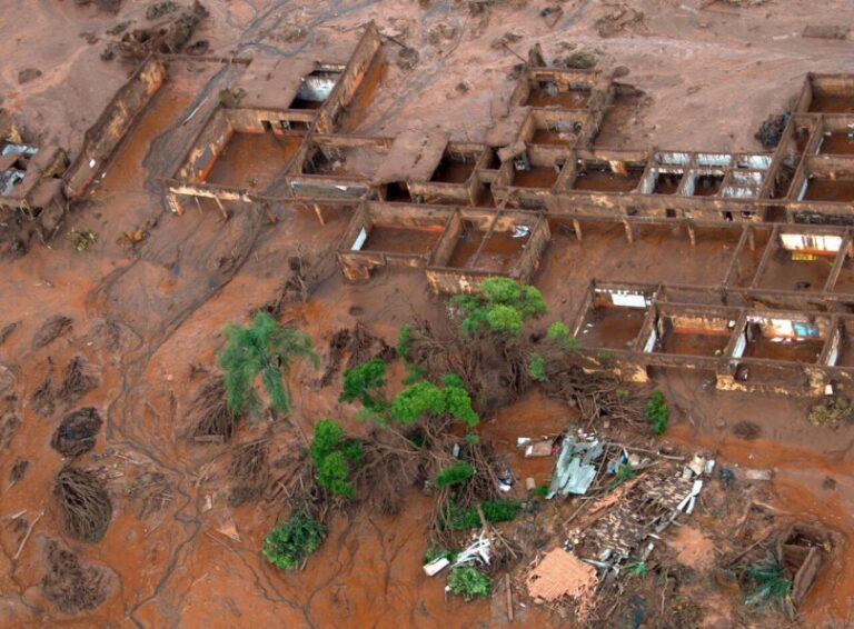 Brasil acuerda con Vale y BHP indemnización de USD 30.000 millones por tragedia ecológica