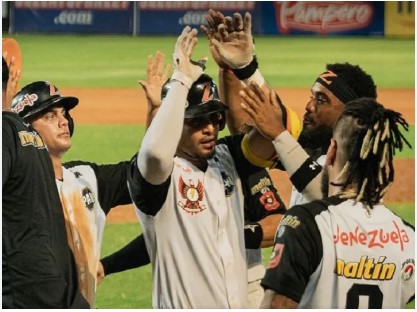 Águilas barrió ante Bravos para igualar el primer lugar de la LVBP