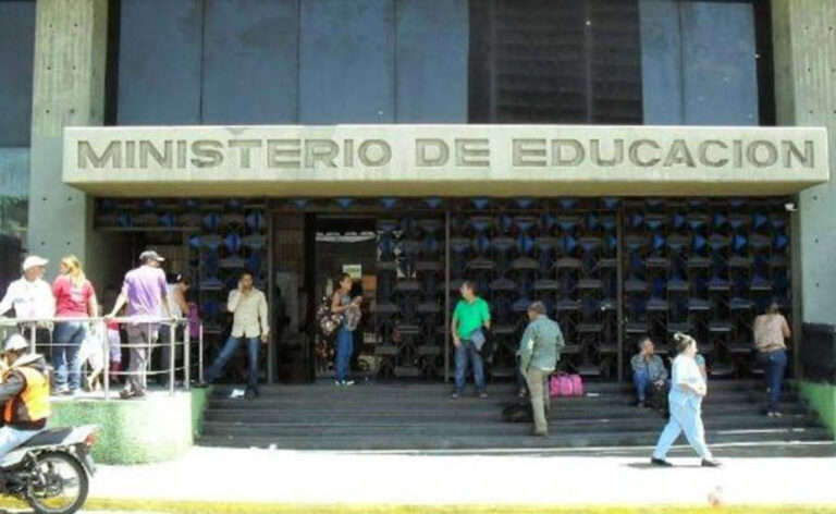 Designan nuevos viceministros de Educación