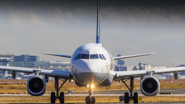 España multa con €179 millones a cinco aerolíneas de bajo coste por prácticas abusivas