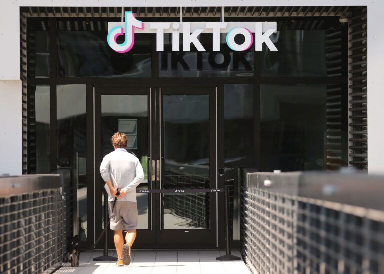 Representantes de TikTok fueron citados por el TSJ