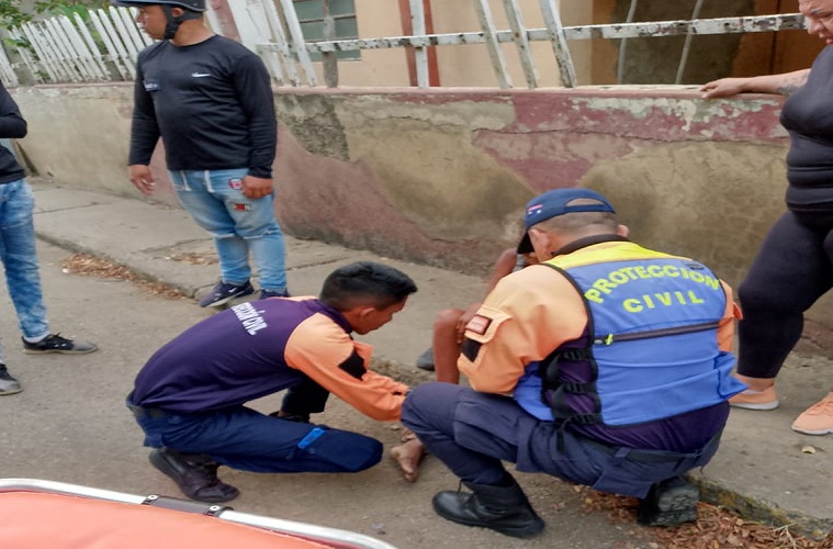 Coro|Sexagenaria queda lesionada al ser arrollada por motorizado en la Pinto Salinas