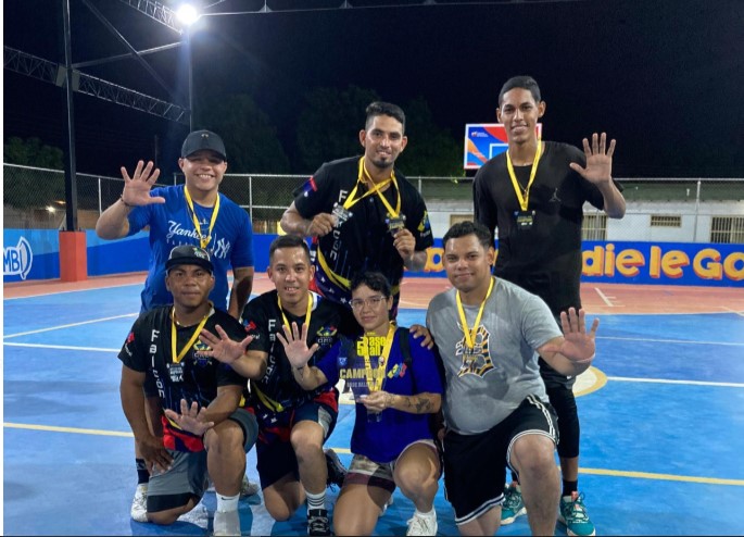 Equipo ORE-Falcón tricampeón en Beisbol Five