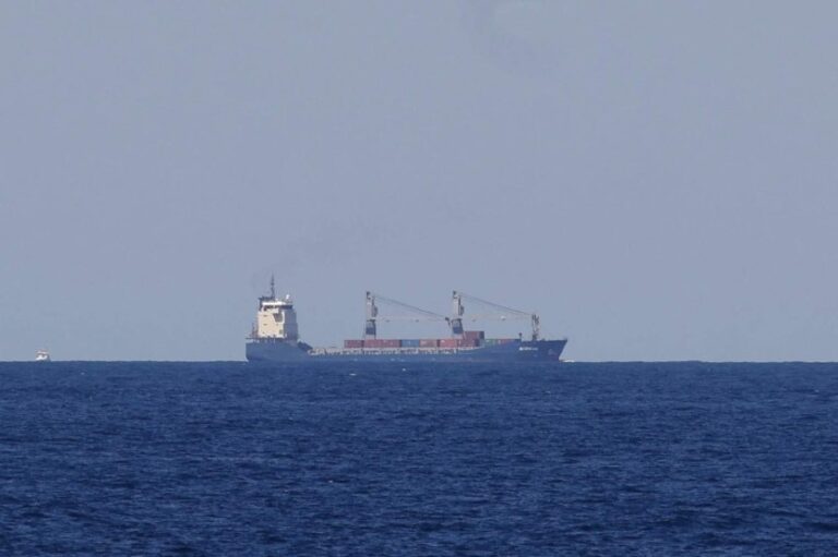 Barco ruso se hunde en el Mediterráneo; reportan dos desaparecidos