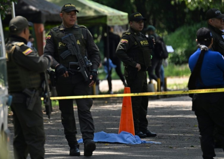 Un muerto y 14 heridos deja la explosión de una motocicleta-bomba en Colombia